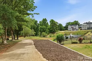 2527 Grantham Place Dr, Fort Mill, SC 29715 - Photo 33