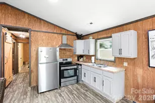 521 Lake Falls Rd, Hendersonville, NC 28739 - Photo 15