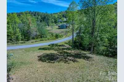 92 Crystal Heights Drive, Hendersonville, NC 28739 - Photo 9