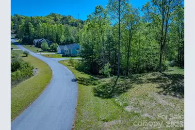 92 Crystal Heights Drive, Hendersonville, NC 28739 - Photo 7