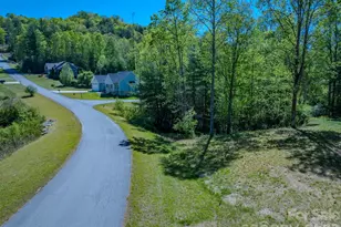 92 Crystal Heights Dr, Hendersonville, NC 28739 - Photo 7