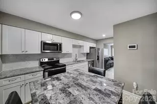 11005 Hunter Trail, Charlotte, NC 28226 - Photo 7