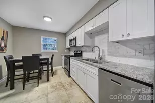 11005 Hunter Trail, Charlotte, NC 28226 - Photo 5
