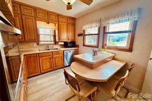560 Russ Norris Heaton Rd, Elk Park, NC 28622 - Photo 9