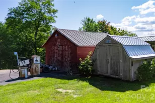 580 Russ Norris Heaton Rd, Elk Park, NC 28622 - Photo 29
