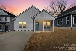 1562 7th Ave Dr SW, Hickory, NC 28602 - Photo 1