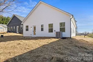 1562 7th Ave Dr SW, Hickory, NC 28602 - Photo 27