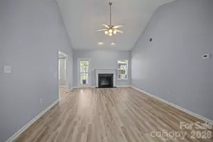 417 Deerfield Dr, Mount Holly, NC 28120 - Photo 7