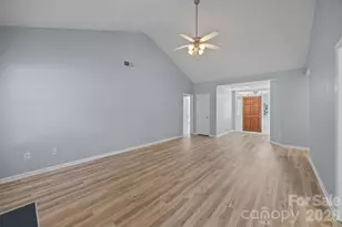 417 Deerfield Dr, Mount Holly, NC 28120 - Photo 9