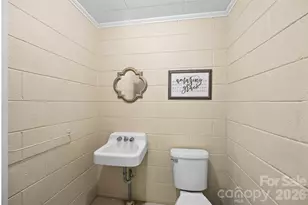 208 S Dixie St, Cherryville, NC 28021 - Photo 23