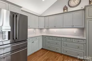 126 Stonebridge Dr, Hendersonville, NC 28739 - Photo 11