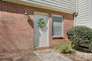 239 13th Ave Pl NW, Hickory, NC 28601 - Photo 3