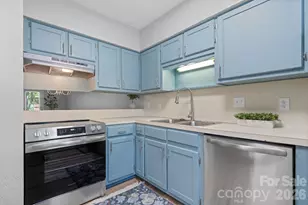 239 13th Ave Pl NW, Hickory, NC 28601 - Photo 5