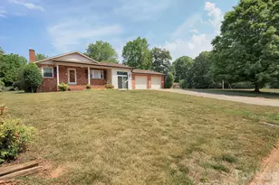 1005 Forest Park Dr, Statesville, NC 28677 - Photo 3