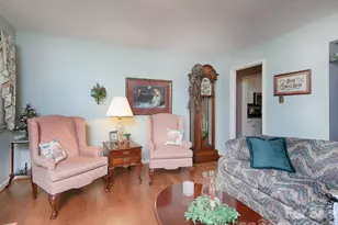 1005 Forest Park Dr, Statesville, NC 28677 - Photo 9