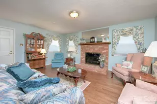 1005 Forest Park Dr, Statesville, NC 28677 - Photo 7