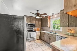 1745 Wensley Dr, Charlotte, NC 28210 - Photo 11