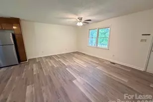 422 Greenlea Cir, Taylorsville, NC 28681 - Photo 7