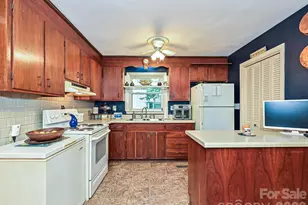 720 Aintree Rd, Charlotte, NC 28215 - Photo 9