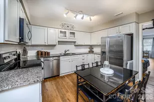 911 21st Ave NE, Hickory, NC 28601 - Photo 3