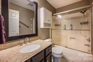 911 21st Ave NE, Hickory, NC 28601 - Photo 15
