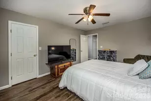 911 21st Ave NE, Hickory, NC 28601 - Photo 13