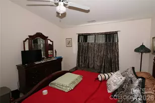 6326 Ziegler Ln, Charlotte, NC 28269 - Photo 5