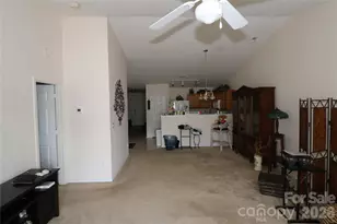6326 Ziegler Ln, Charlotte, NC 28269 - Photo 7