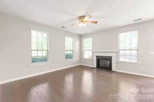 5662 Stonewells Dr, Charlotte, NC 28278 - Photo 13