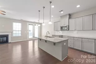 5662 Stonewells Dr, Charlotte, NC 28278 - Photo 7