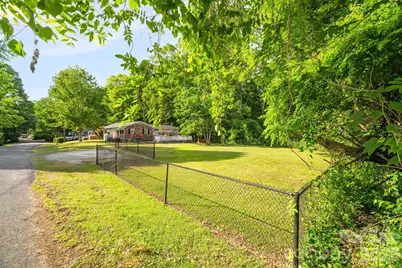 6517 Riverine Drive, Charlotte, NC 28216 - Photo 5