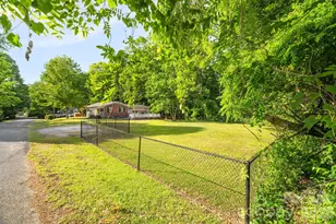 6517 Riverine Dr, Charlotte, NC 28216 - Photo 5