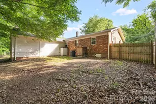 6517 Riverine Dr, Charlotte, NC 28216 - Photo 31