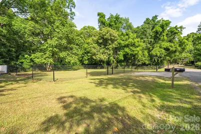6517 Riverine Drive, Charlotte, NC 28216 - Photo 3