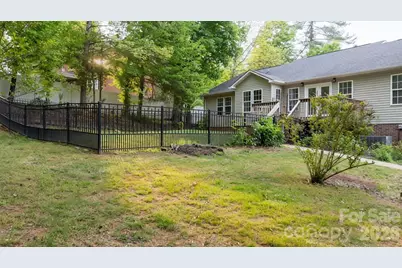 1011 Cambridge Court, Lenoir, NC 28645 - Photo 27