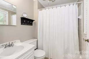 235 N Race St, Statesville, NC 28677 - Photo 33
