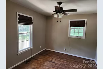 1404 W Mauney Avenue, Gastonia, NC 28052 - Photo 5