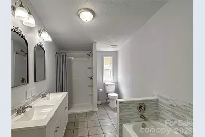 2330 West View Acres Avenue Extension, Hickory, NC 28601 - Photo 9