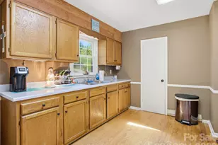 450 Washington St, Forest City, NC 28043 - Photo 13