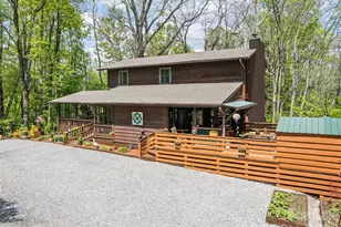 2863 Heath Peak Rd, Waynesville, NC 28785 - Photo 3