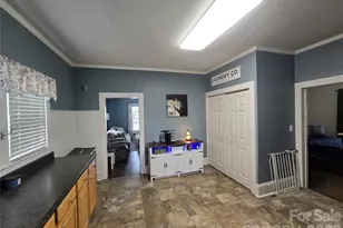 214 E 10th St, Kannapolis, NC 28083 - Photo 11