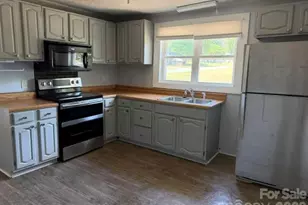 909 Cub St, Kannapolis, NC 28081 - Photo 5