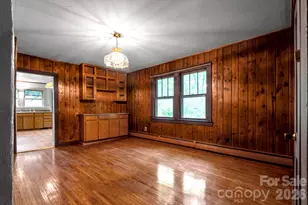 257 Pine St, Black Mountain, NC 28711 - Photo 13