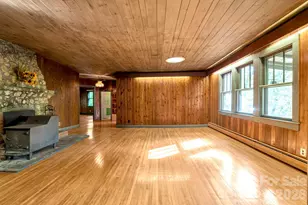 257 Pine St, Black Mountain, NC 28711 - Photo 5
