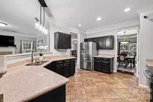 10904 Carver Pond Rd, Charlotte, NC 28269 - Photo 11