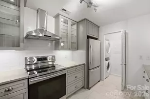 1042 Churchill Downs Ct, Charlotte, NC 28211 - Photo 13