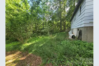 413 S Pinchback Avenue, Bessemer City, NC 28016 - Photo 3