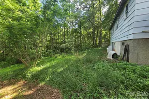 413 S Pinchback Ave, Bessemer City, NC 28016 - Photo 3