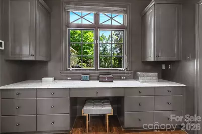 2301 Queens Road E, Charlotte, NC 28207 - Photo 23