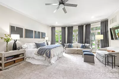 2301 Queens Road E, Charlotte, NC 28207 - Photo 19
